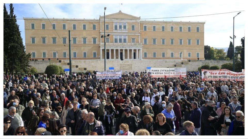 Το πολιτικό σύστημα μηδενίζει