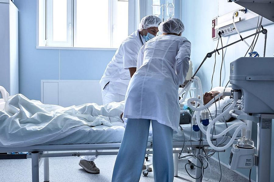 ΕΟΔΥ: Πέντε θάνατοι από γρίπη και εννιά από κορονοϊό την τελευταία εβδομάδα