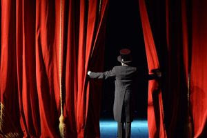 Πασίγνωστη ηθοποιός στα «δίχτυα» της ΑΑΔΕ – Έρευνα στα εισοδήματά της