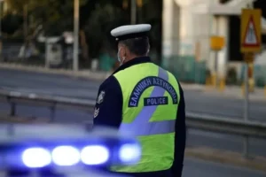 Ηράκλειο: 25 συλλήψεις και 33 ακινητοποιήσεις οχημάτων από την Τροχαία