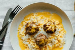 Χοιρινά κεφτεδάκια με σάλτσα πορτοκάλι