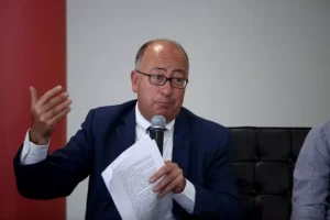 Δήμαρχος Σαντορίνης: Ψυχραιμία και υπομονή, η σεισμική ακολουθία μπορεί να κρατήσει εβδομάδες