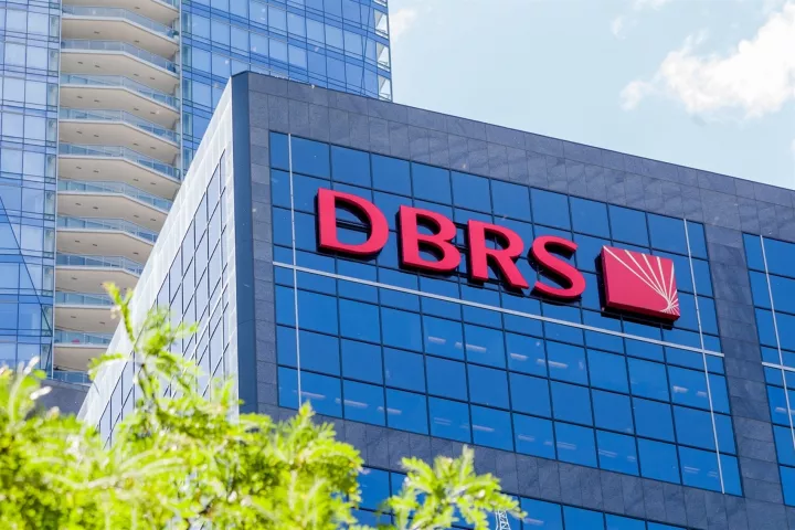 Η DBRS αναθεωρεί προς τα πάνω τις προβλέψεις για το ελληνικό ΑΕΠ