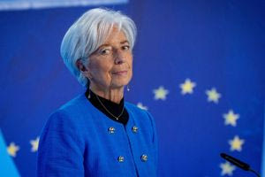 Bloomberg: Πού θα οδηγήσουν τα επιτόκια της ΕΚΤ οι δασμοί Τραμπ – Τι προβλέπουν οι αναλυτές