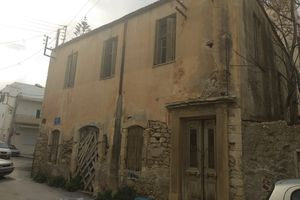 Αυλαία για τις… εργασίες στην Φάμπρικα Ανωγειανάκη