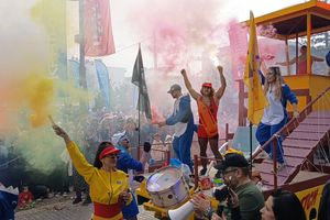 To Ρέθυμνο ξεφαντώνει στη φαντασμαγορική καρναβαλική παρέλαση! Δείτε φωτογραφίες και βίντεο