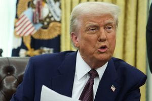 Με διάταγμα Τραμπ επίσημη γλώσσα των ΗΠΑ τα αγγλικά