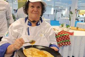 Ιωάννα Παντελάκη, η σεφ που εντυπωσιάζει με τις σφακιανές πίτες της