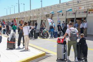 Περιμένουν νέο ρεκόρ στον τουρισμό: Οι πρώτες πτήσεις τσάρτερ στην Κρήτη και το Καθολικό Πάσχα