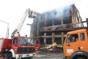 Καταστροφή εργοστασίου: Σήμερα η πρώτη αυτοψία από τους πραγματογνώμονες