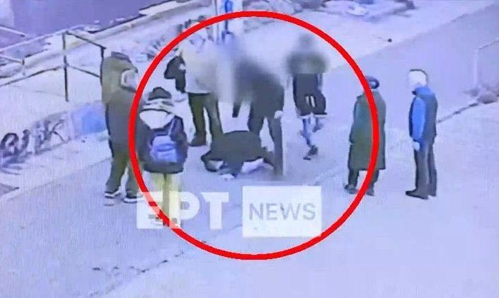 Καλλιθέα: «Ο γιος μου λιποθύμησε από τα χτυπήματα, πονάει παντού» λέει ο πατέρας του 18χρονου που ξυλοκοπήθηκε από συμμορία ανηλίκων