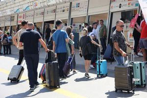 «Νίκος Καζαντζάκης»: Oι επιβάτες γίνονται κομπάρσοι και η άσκηση για αεροπειρατεία… ξεκινάει!