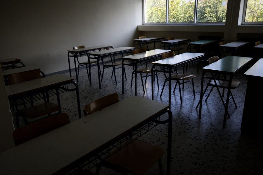 Προκάλεσε φθορές στο σχολείο, απείλησε καθηγητές και συμμαθητές του!