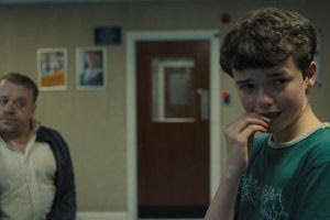 Η σειρά “Εφηβεία” θα μεταδοθεί δωρεάν σε όλα τα γυμνάσια και λύκεια στο Ηνωμένο Βασίλειο