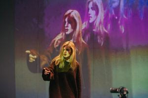 Η παράσταση GIRLS & BOYS του Dennis Kelly στο Ηράκλειο