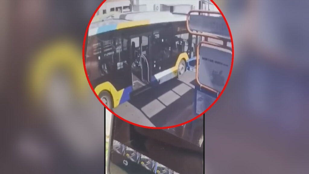 Βίντεο ντοκουμέντο από την επίθεση στο Κορωπί – Γνωστός στις Αρχές ο άνδρας που τραυμάτισε αστυνομικούς και πολίτη