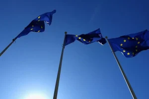 Γιατί η Ευρώπη δεν ξοδεύει τα παγωμένα ρωσικά περιουσιακά στοιχεία για την Ουκρανία