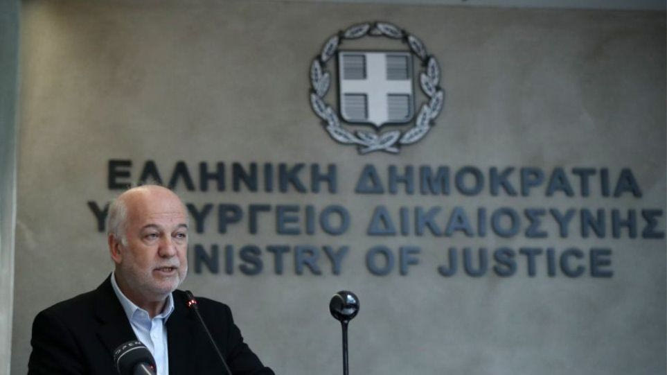 Ο Γ. Φλωρίδης έθεσε σε διαθεσιμότητα και πέμπτο ιατροδικαστή