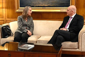 Σημαντική συνάντηση Δένδια με την επιτετραμμένη της πρεσβείας των ΗΠΑ