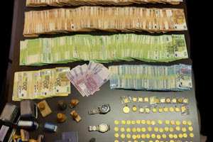 Ο πολυτελής βίος των επίορκων της Πολεοδομίας Ρόδου: Τα μετρητά και οι χρυσές λίρες