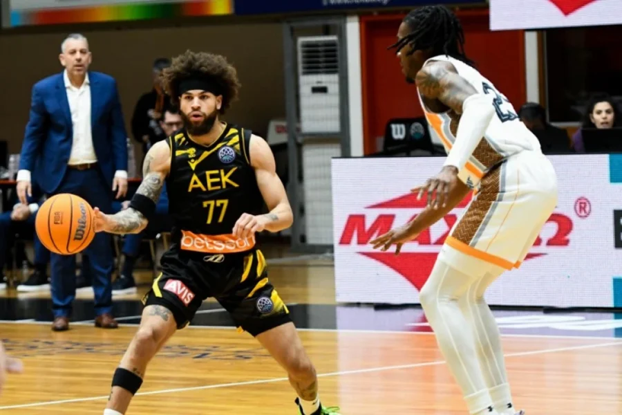 BCL: “Διπλό” με ανατροπή για την ΑΕΚ μέσα στην Πάτρα