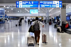 Καθυστερήσεις και ακυρώσεις πτήσεων και στο «Ελ. Βενιζέλος» λόγω του χάους στα αεροδρόμια της Ιταλίας