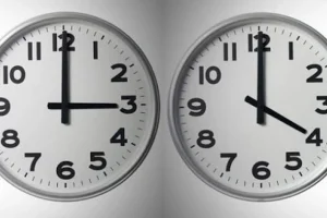 Αλλάζει απόψε η ώρα: Γυρίζουμε τους δείκτες των ρολογιών μία ώρα μπροστά
