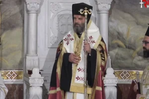 Αλβανία: Ενθρονίστηκε ο νέος Αρχιεπίσκοπος Τιράνων Ιωάννης – Του φώναξαν «άξιος»