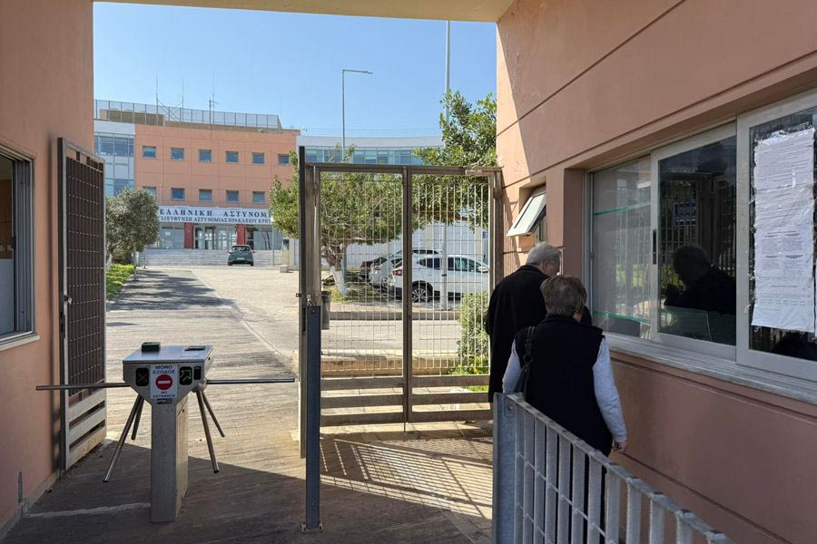 Ο «εισπράκτορας» κατήγγειλε την απάτη στο Αστυνομικό Μέγαρο Ηρακλείου