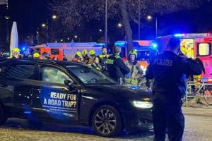 Γερμανία: Αυτοκίνητο έπεσε πάνω σε πεζούς στο Βερολίνο – Αναφορές για τραυματίες