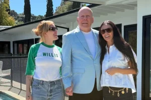 Μπρους Γουίλις: Γιατροί εκφράζουν ανησυχία για την υγεία του μετά τις φωτογραφίες που κυκλοφόρησαν από τα 70ά γενέθλιά του