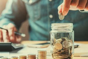 Εφάπαξ: Γιατί δίνονται ψαλιδισμένα και με καθυστέρηση