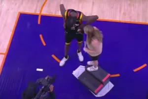 Δημοσιογράφος ανέβηκε σε σκάλα για να πάρει συνέντευξη από τον ύψους 2,20μ. Μπολ Μπολ των Σανς