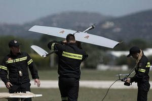 Μπαίνει «ταφόπλακα» στις ομάδες drones της Πυροσβεστικής