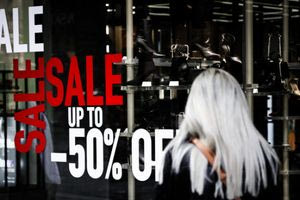 Τι αλλάζει από σήμερα σε εκπτώσεις και προσφορές με τον νέο Κώδικά Δεοντολογίας