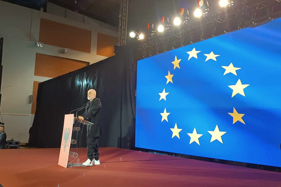 Στα Χανιά ο Αλβανός πρωθυπουργός Έντι Ράμα