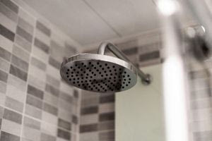 Πόσο συχνά πρέπει να κάνετε μπάνιο – Τι αποκαλύπτει δερματολόγος