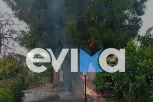 Φωτιά στην Εύβοια: Κεραυνός έπεσε σε σπίτι κατά τη διάρκεια της κακοκαιρίας
