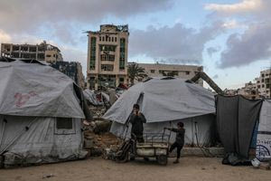 O Iσραηλινός υπουργός Άμυνας διέταξε τον στρατό να καταλάβει περισσότερα εδάφη στη Γάζα