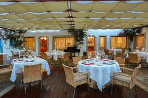 Χρυσοί Σκούφοι 2025: Αυτό είναι το μοναδικό εστιατόριο στην Κρήτη που βραβεύτηκε