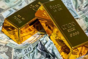 Νέο ιστορικό υψηλό για τον χρυσό – Η δίψα των επενδυτών για ασφαλές καταφύγιο