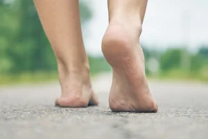 Λάρισα: Μέθυσε και έβγαλε τα ρούχα του στην πλατεία μέρα – μεσημέρι