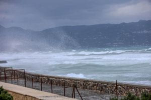 Σε επιφυλακή η δυτική Κρήτη λόγω επικίνδυνων καιρικών φαινομένων