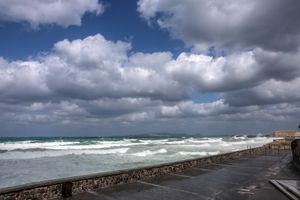 Καιρός: Βροχές και καταιγίδες από την Τρίτη – Έκτακτο δελτίο από την ΕΜΥ