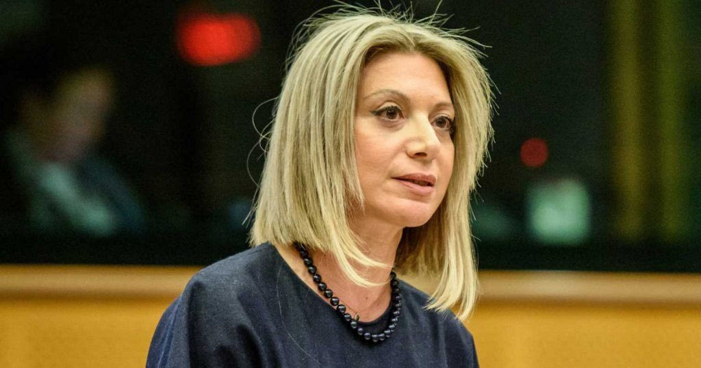 Νέο εξώδικο της M. Καρυστιανού στην Προανακριτική: Ζητά να κληθούν 17 μάρτυρες, εκ των οποίων ο Πρωθυπουργός και πέντε υπουργοί