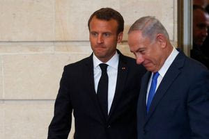 Ο Μακρόν καλεί το Ισραήλ να σταματήσει τους βομβαρδισμούς στη Γάζα και να επιστρέψει στην κατάπαυση πυρός