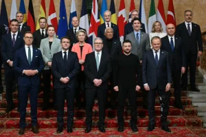 Οι καμπάνες χτυπούν πένθιμα για την εξωτερική πολιτική