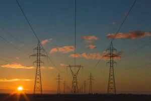 Μείωση τιμών και υπερπαραγωγή πράσινης ενέργειας τον Μάρτιο