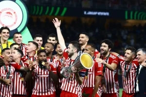 H UEFA έκανε ανάρτηση για τα 100 χρόνια του Ολυμπιακού