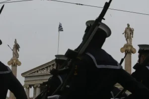 Σάλος με το άγημα του Πολεμικού Ναυτικού στη στρατιωτική παρέλαση – Φώναζαν υβριστικά συνθήματα κατά της Τουρκίας